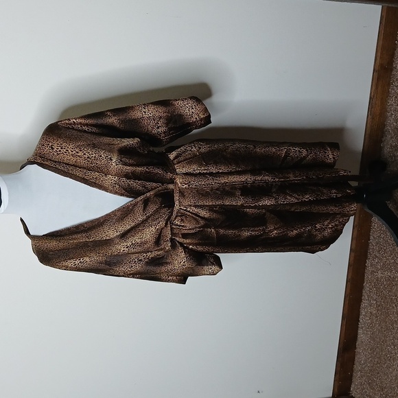 Womens leopard print bath robe - Picture 2 of 14